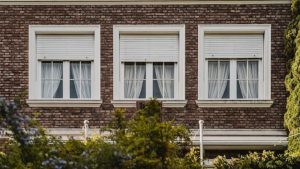 Réparation de volets et stores à Orange : les points de vigilance pour choisir un professionnel